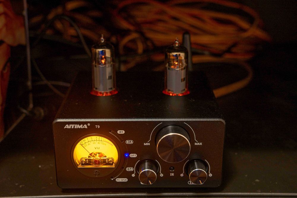 Amplificador HI-FI Aiyima T9 a valvulas. Novo!