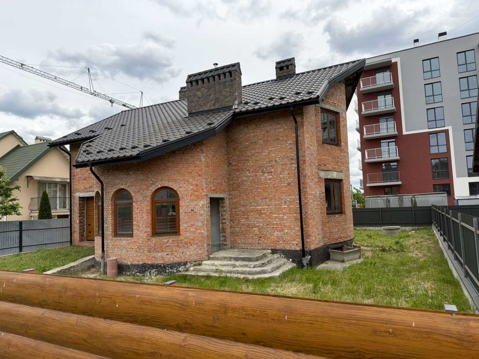 Продаж цегляного будинку 240 м² в Сокільниках