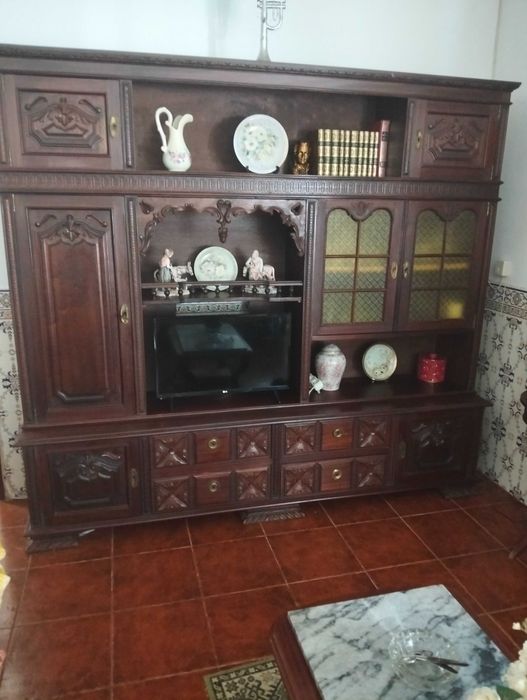 Móvel em mogno para sala