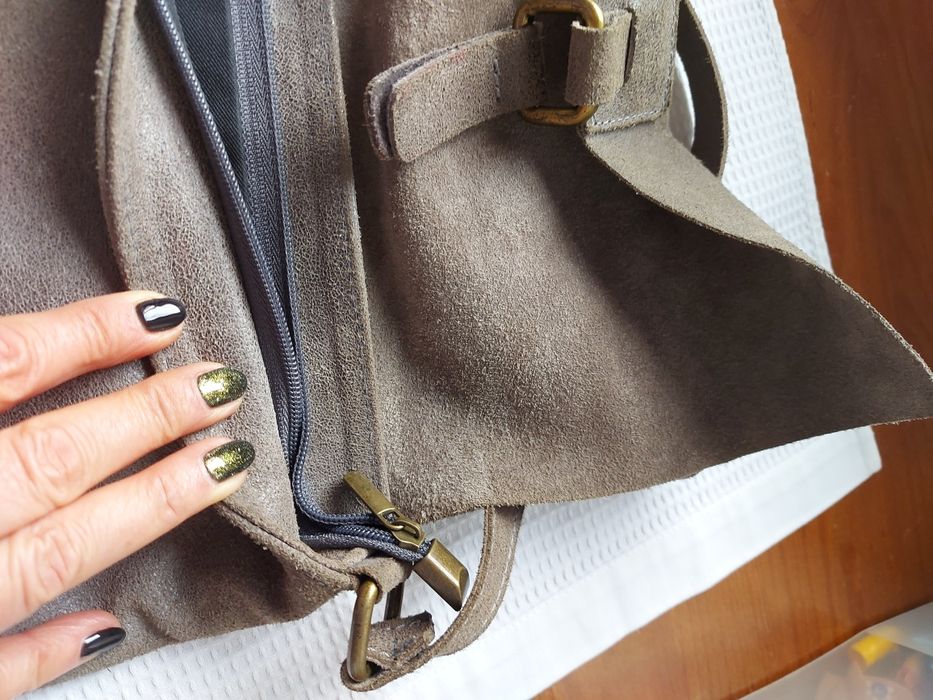 Mala de Pele Genuína, made in Itália - Cinzenta.