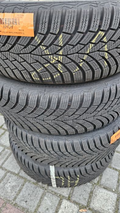 Opony zimowe 195/65X15 Continental z felgami VW