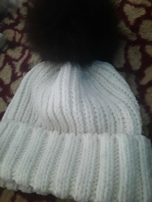 Czapka z naturalnym futerkiem