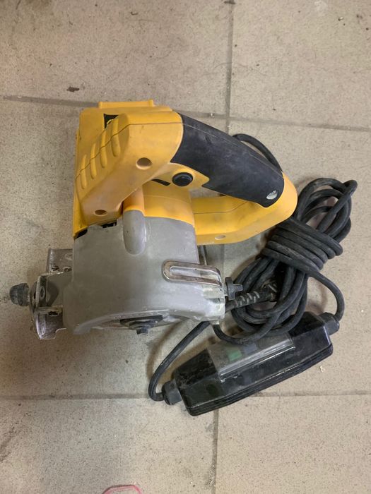DeWalt DWC410 Przecinarka ręczna do płytek 110mm