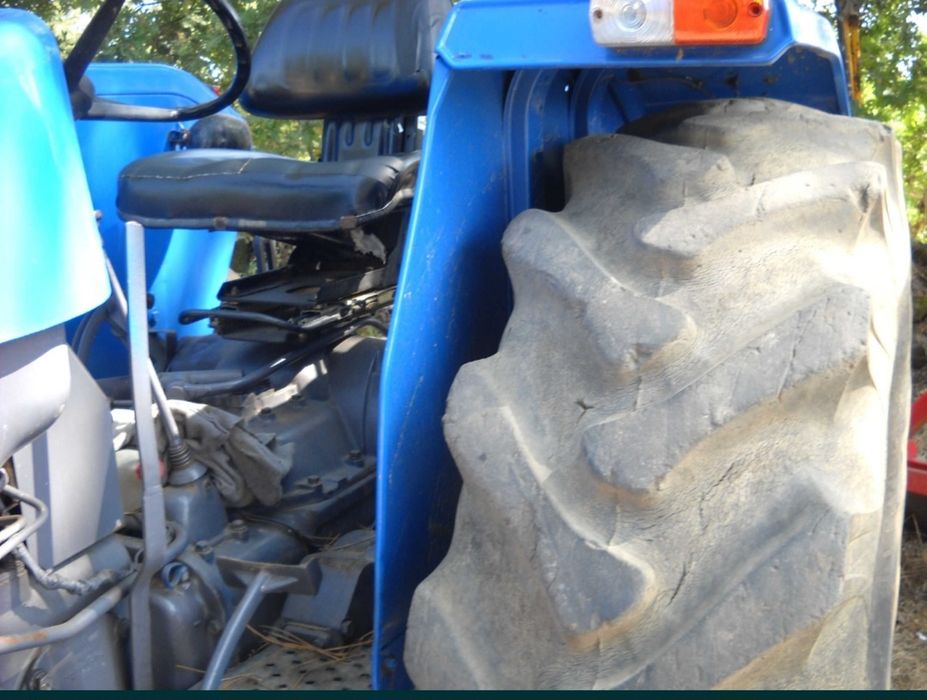 Trator EBRO 470 matriculado