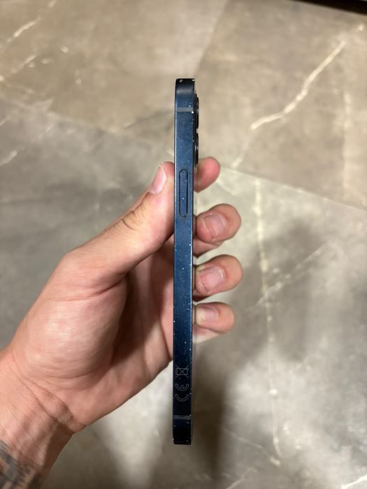 Iphone 12.