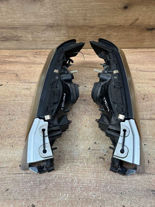 Lampa/reflektor przedni lewy prawy Subaru Forester II