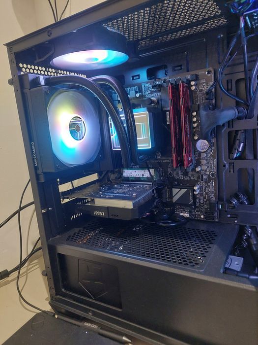 Pc Ryzen 5/16Ram/512nvme/LG-24" 120hz/ WaterCooler
