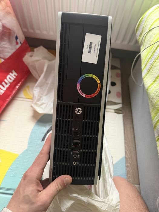 настольный компьютер HP, вероятно, модель Elite 8200 SFF.