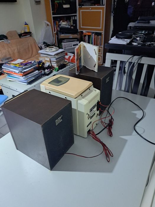 Vendo mini hifi da Philips model-mc-200/ 22 com leitor de cd,s, Rádio,