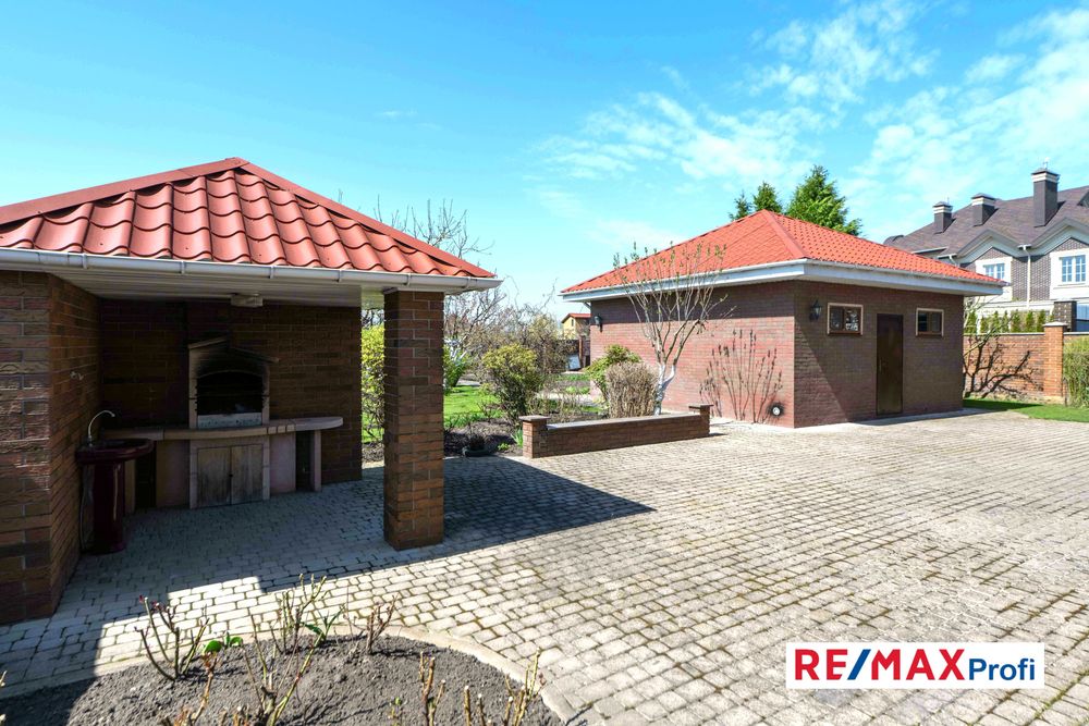 Готовий будинок 260 м2,  12 соток , с. Хотів (поруч Лісники, Чабани)