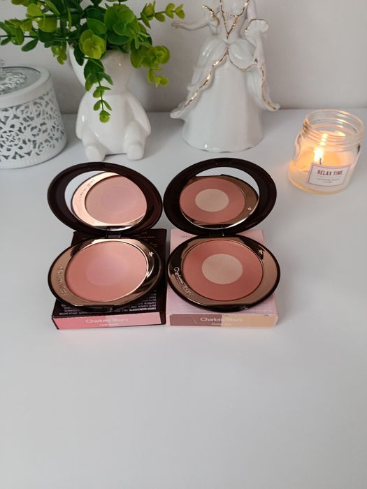 Charlotte Tilbury Pillow Talk Cheek To Chic -dwukolorowy róż w pudrze 8g