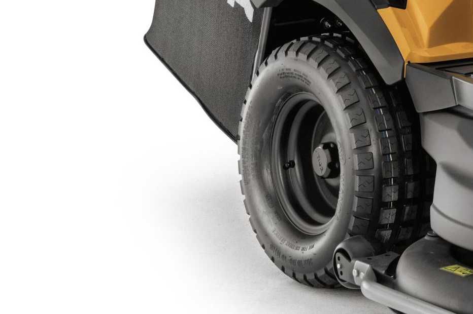 Traktor Ogrodowy STIGA Estate 9122 WX /4x4/HONDA/360L/122 CM