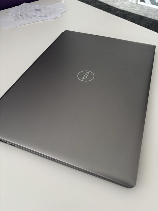 DELL Vostro 5620