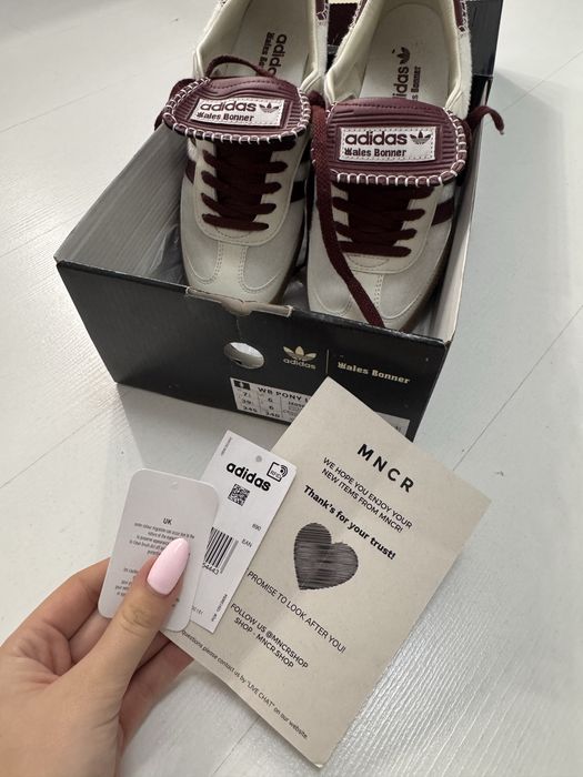 жіночі кросівки Adidas