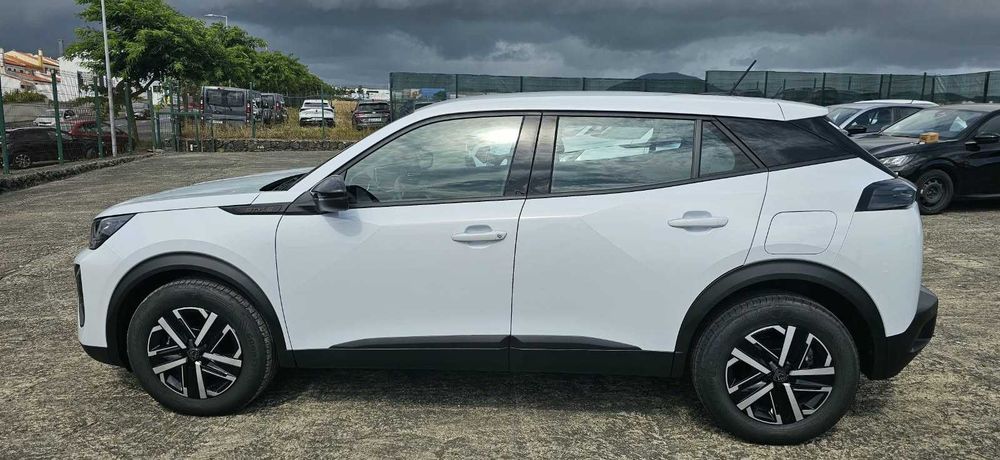Peugeot 2008 Hybrid 2025