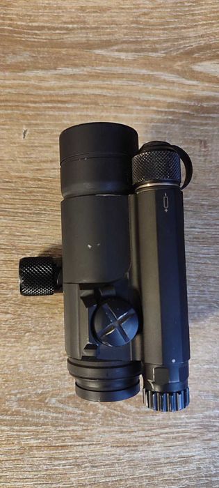 Коліматорний приціл Aimpoint CompM4