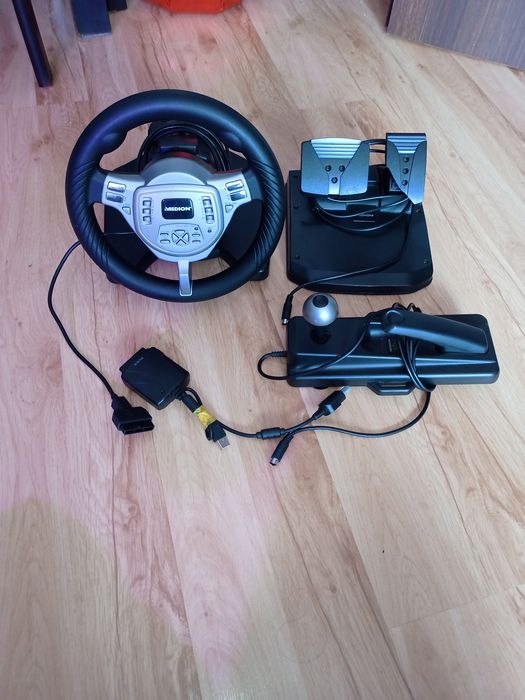 Kierownica Medion PS2/USB z pedałami i skrzynią biegów
