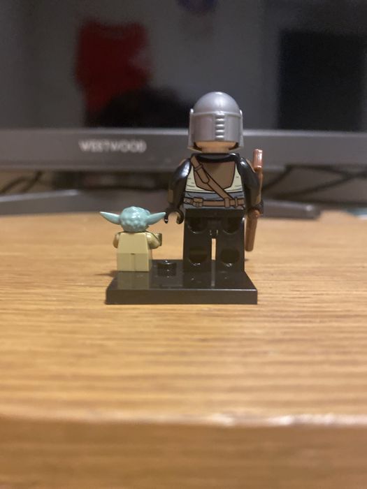Mandalorian Figures with Baby Yoda in Excellent Condition64751969455490122