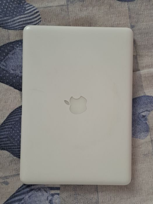 MacBook 13” (2009)