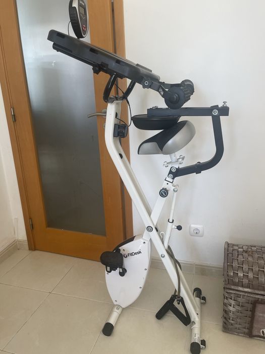 Bicicleta estática em bom estado