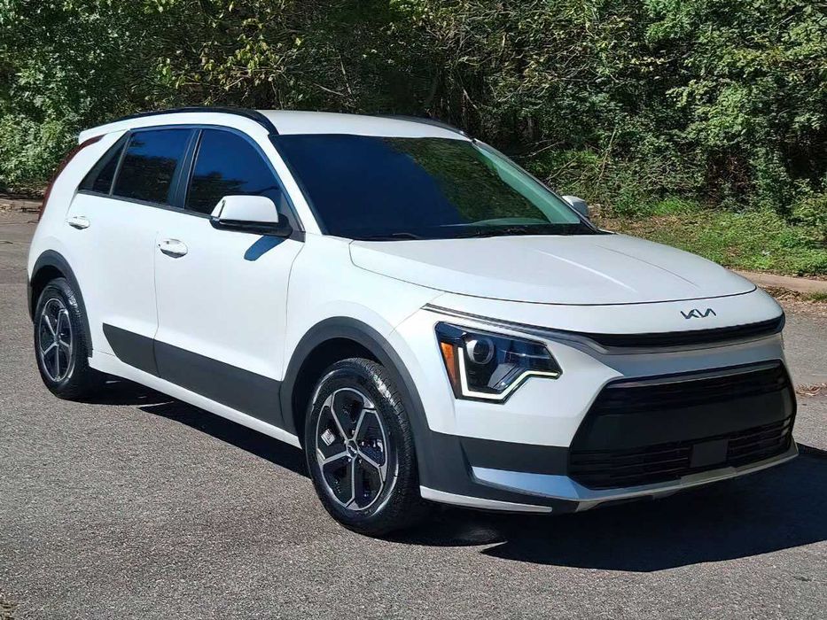 Kia Niro EX      2023