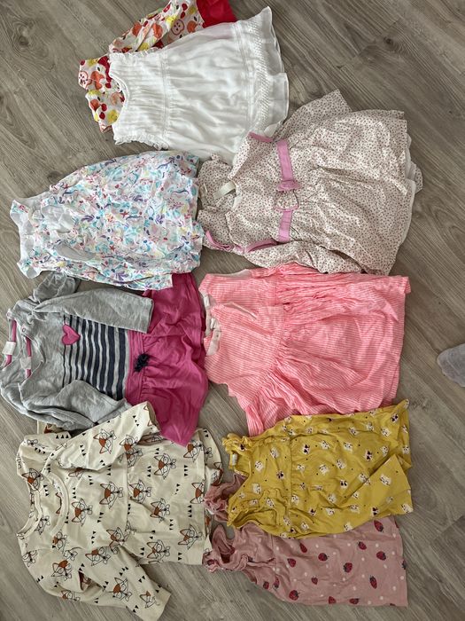 Sukienki dla bliźniaczek r 80