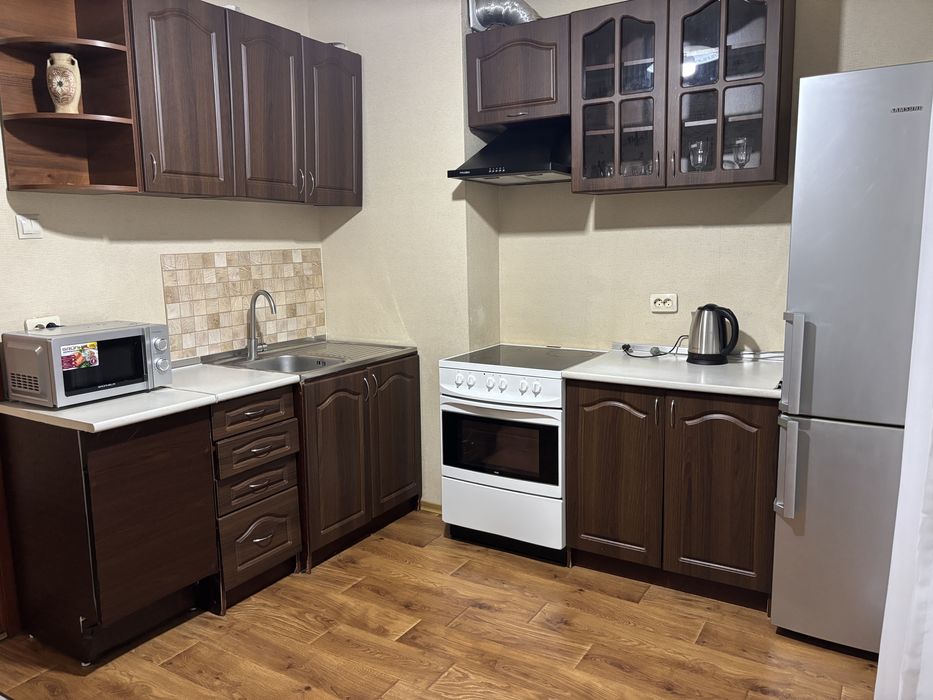 Квартира подобово , позняки, здолбунівська 13