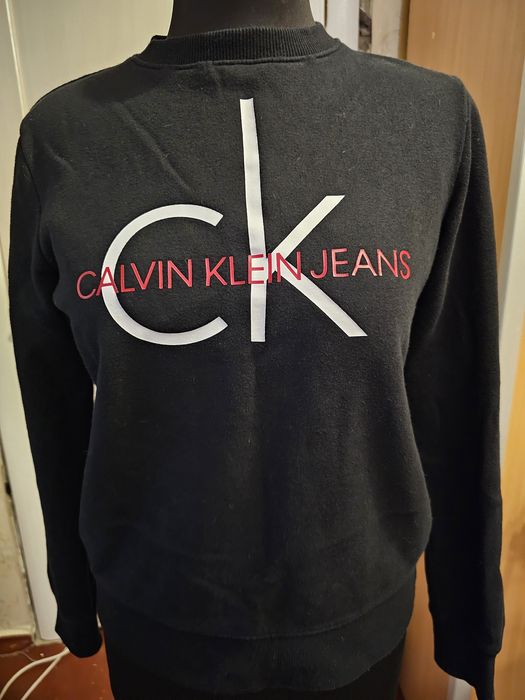 Продам кофту Calvin Klein