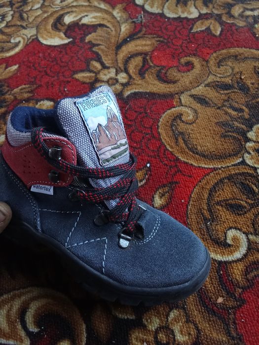 Чудові дитячі черевички