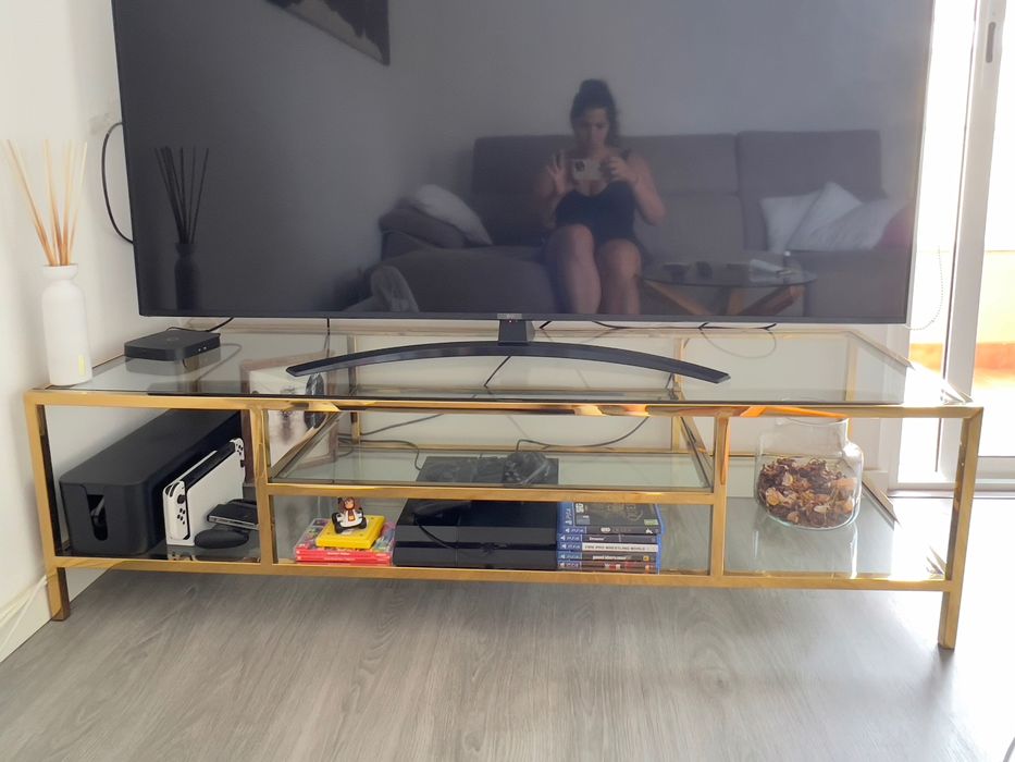 Móvel TV vidro SKLUM