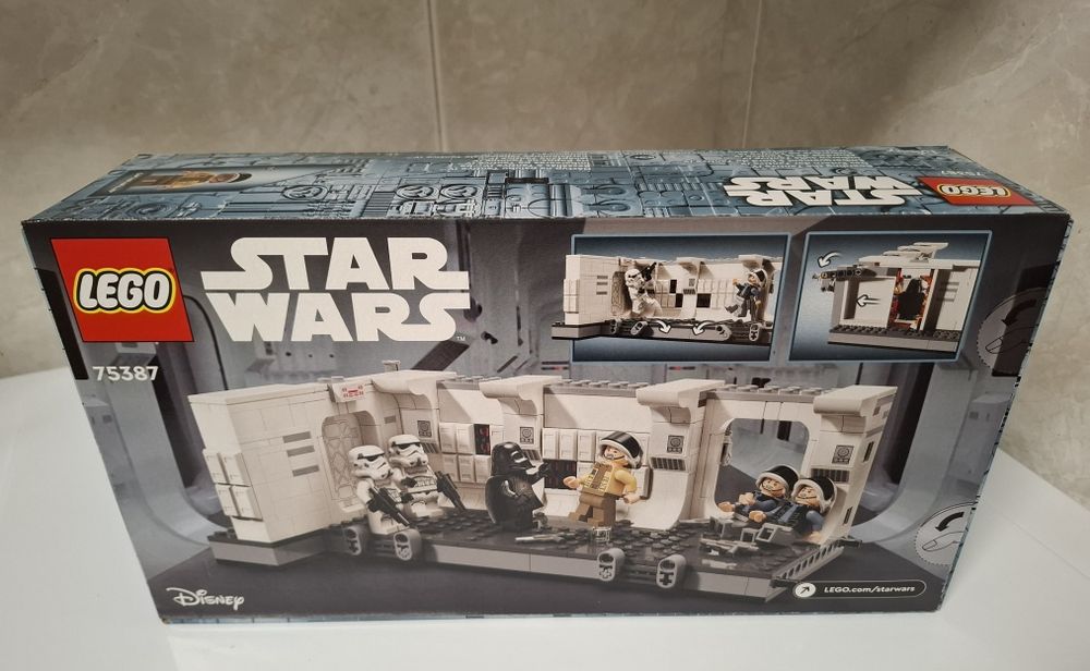 LEGO Star Wars 75387 Boarding the Tantive