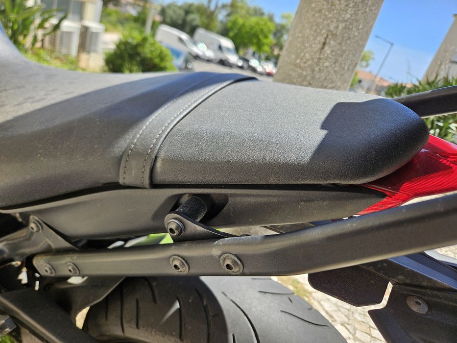 Top Case Givi Blade MT09