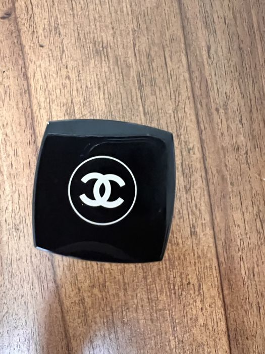 Рідкі румʼяна Chanel