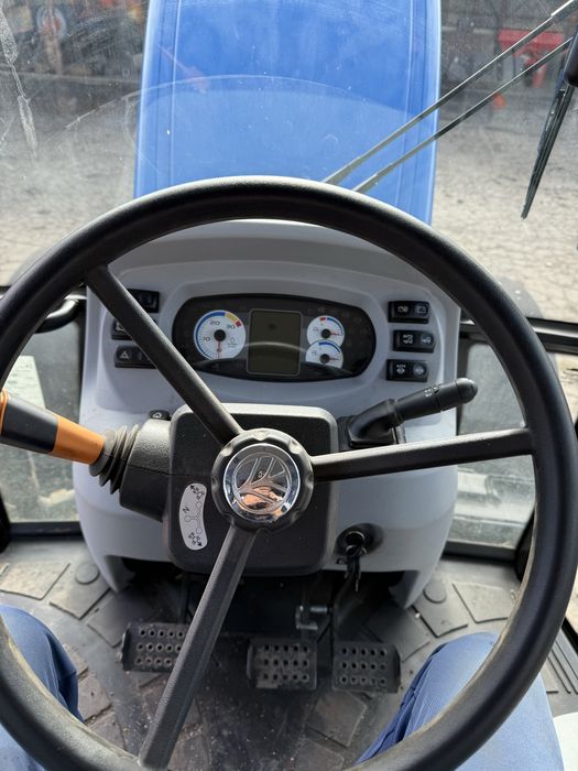 Продам трактор нью холланд