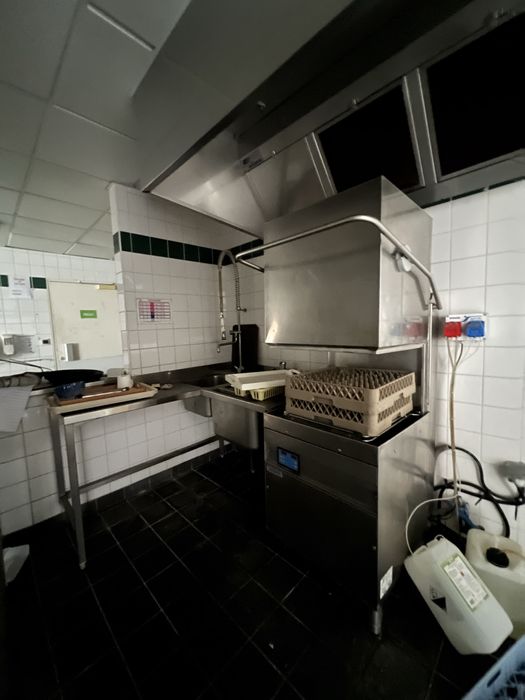 Para vender  material de cozinha industrial