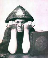 "Encontro Magick : FERNANDO PESSOA & Aleister CROWLEY" -> "NOVO"
