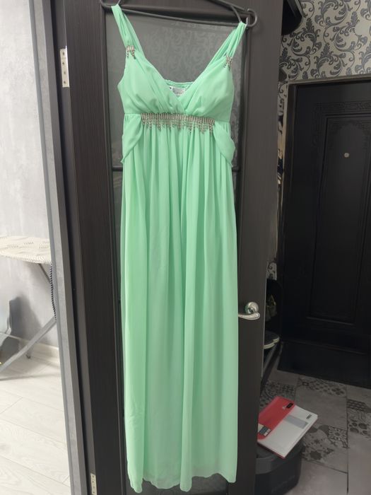 Випускна сукня в м’ятному кольорі