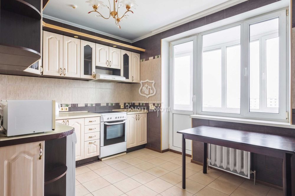 Квартира, 1к. Євроремонт. Михайла Гришка, 9, Осокорки, Дарницький район