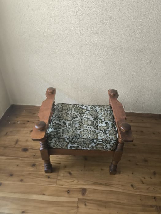 Sprzedam wygodna kanape z podnóżkiem. Stan bardzo dobry