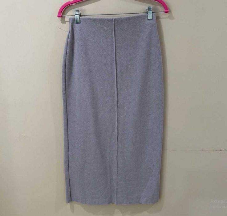 Стильный юбочный костюм Zara (Испания), р.М