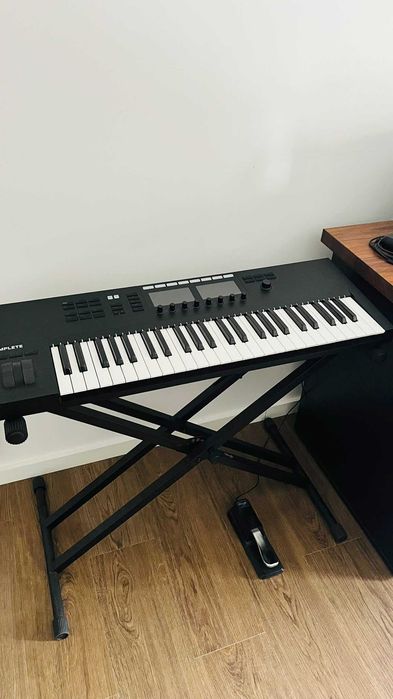 Teclado MIDI Native Instruments Komplete Kontrol S49 MK2