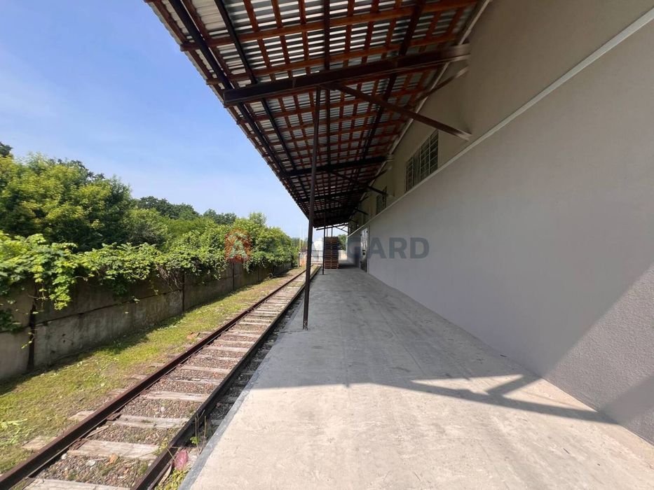 Продається виробничо-складська будівля з залізничною колією!