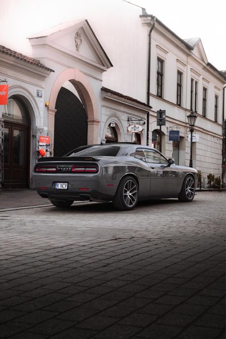 Auto na ślub Dodge Challenger wynajem