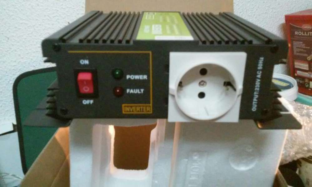 Monto paineis fotovoltaicos em Auto-caravanas