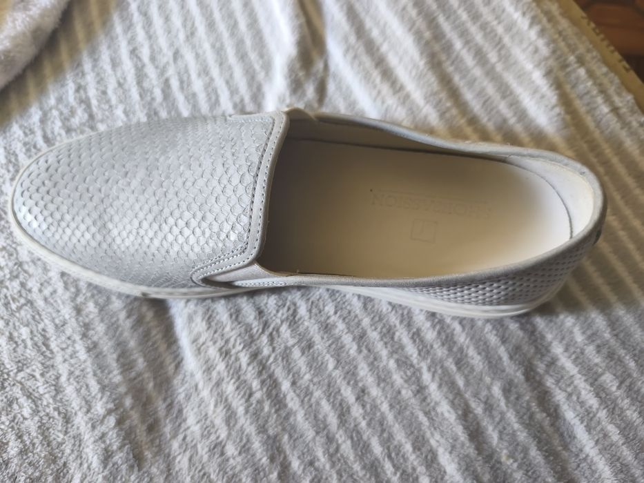 Sapatos em pele tamanho 40.5 marca shoepassion