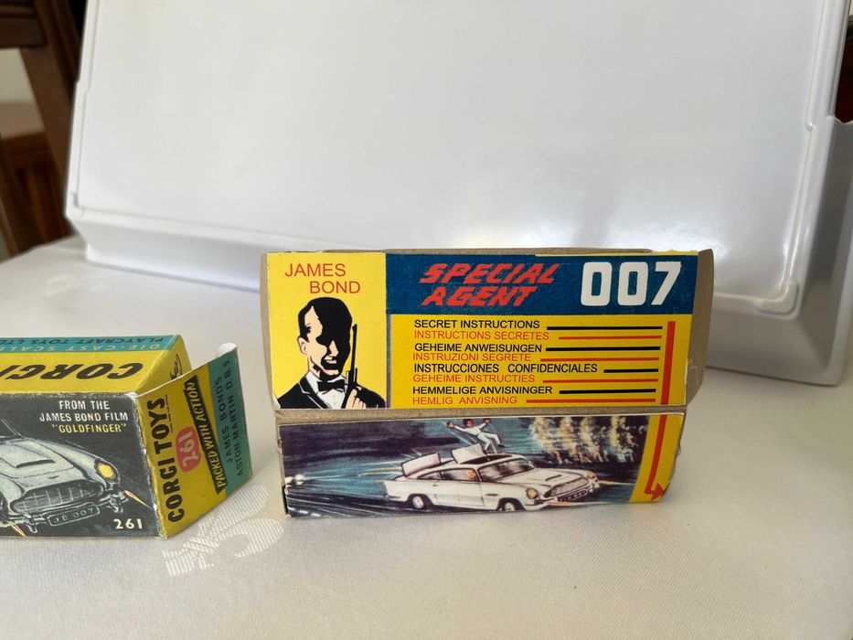 Caixa de reprodução (empty reprobox) 261 Corgi Toys - Aston Martin 007