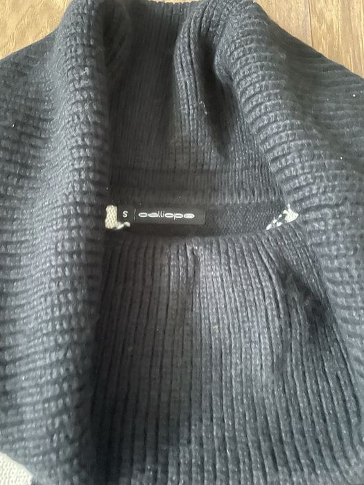 Sweter S szerokie rekawy wywijany golf