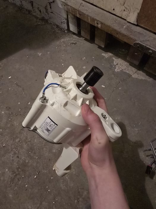 silnik do pralki Whirlpool BPM H27.