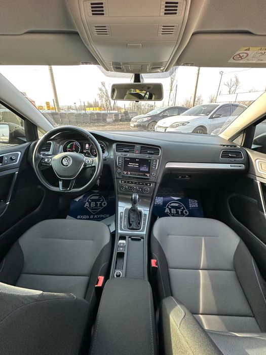 Продам Volkswagen e-Golf 2014 рік можлива розстрочка, кредит, обмін!