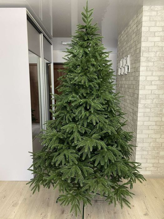 Новогодняя литая ель Смерека. Новорічна лита ялинка